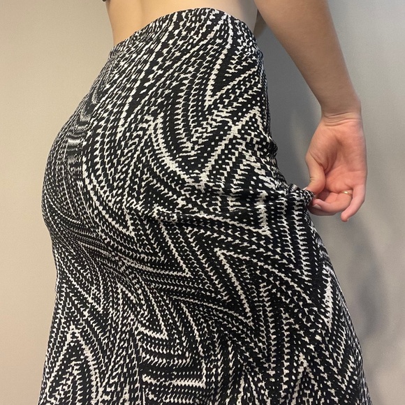 Maxi Black&White skirt - Picture 1 of 4